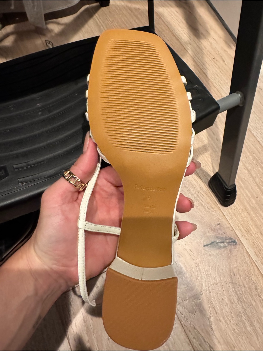 UNWORN Reformation Ivory Strappy Block Heel Sandals - Picture 3 of 6